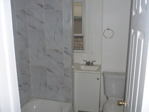 81 Rose Ter, Unit 1 in Newark, NJ - Foto de edificio - Building Photo
