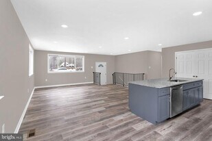 383 Sollers Wharf Rd in Lusby, MD - Building Photo