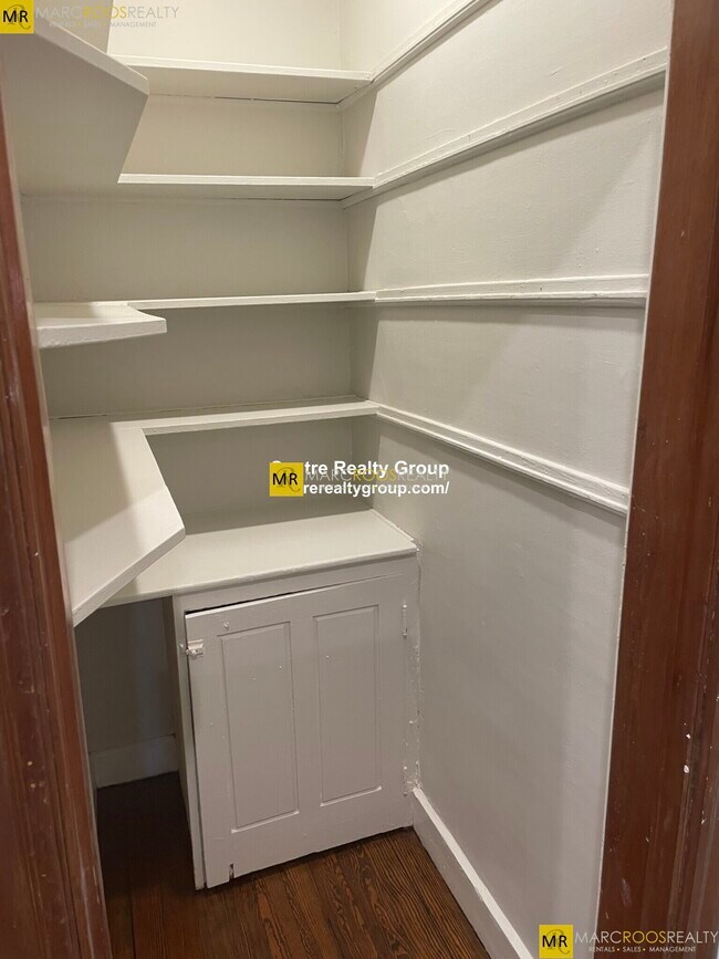 1855 Beacon St, Unit 3 in Brookline, MA - Building Photo - Building Photo