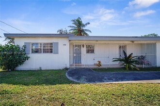 1780 NE 146th St in Miami, FL - Building Photo - Building Photo