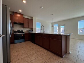 7607 Lazy Creek Dr in Austin, TX - Building Photo - Building Photo