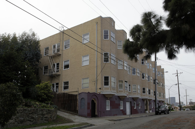 611 E 20th St in Oakland, CA - Foto de edificio - Building Photo