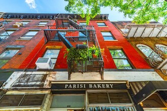 290 Elizabeth St in New York, NY - Building Photo - Primary Photo