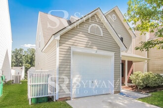 4010 Cindy Woods Ln in Charlotte, NC - Building Photo - Building Photo