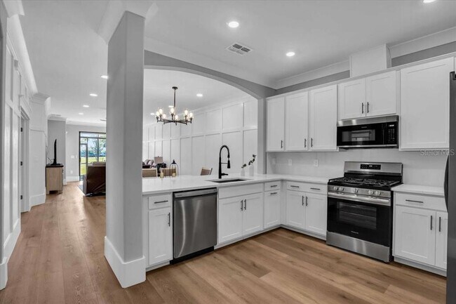 15736 Sunny Day Dr in Bradenton, FL - Building Photo - Building Photo