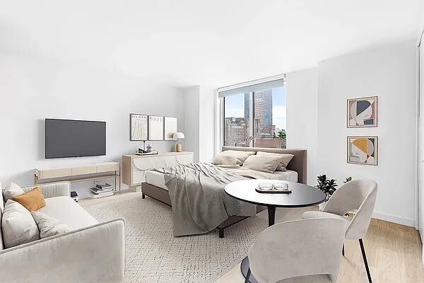 70 W 37th St in New York, NY - Building Photo
