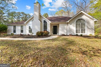 281 Winchester Dr in Sharpsburg, GA - Building Photo - Building Photo