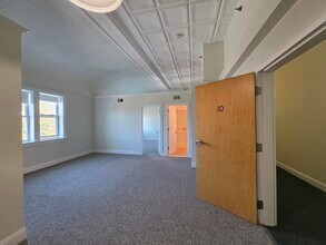 33 Randolph St in Abington, MA - Building Photo - Building Photo