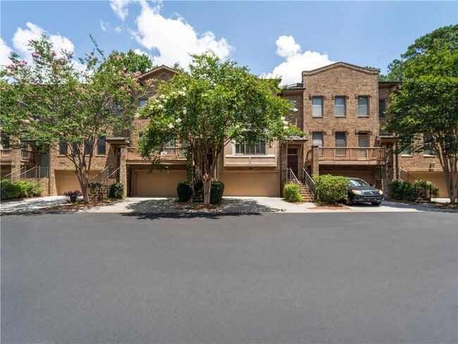3154 Chestnut Woods Dr