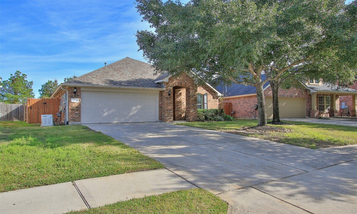 31034 Imperial Walk Ln in Spring, TX - Building Photo