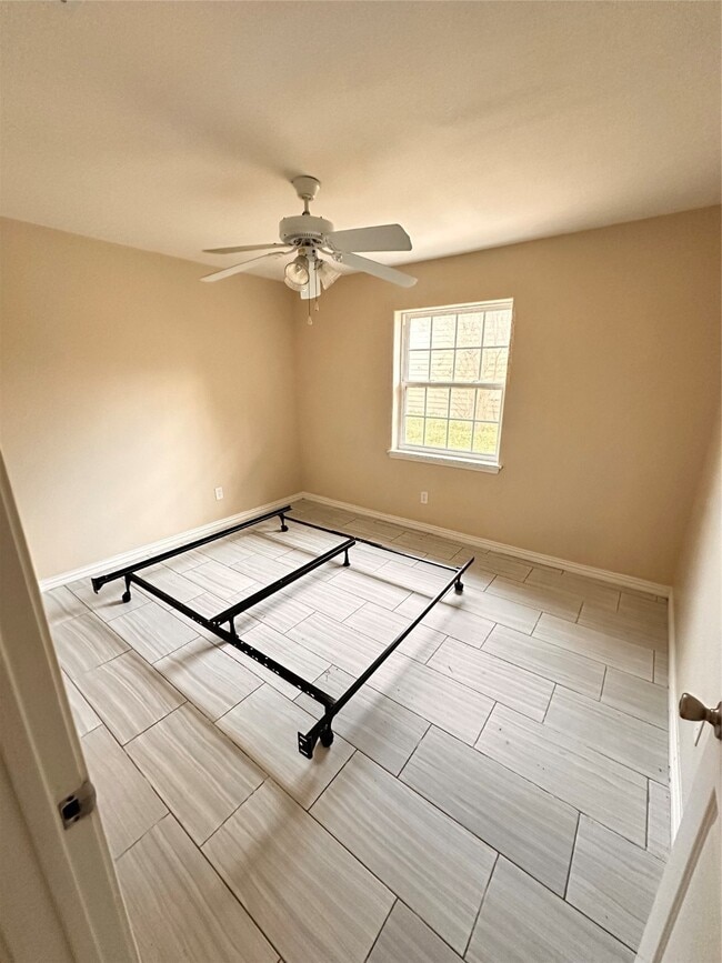 property at 2618 Hill Ave