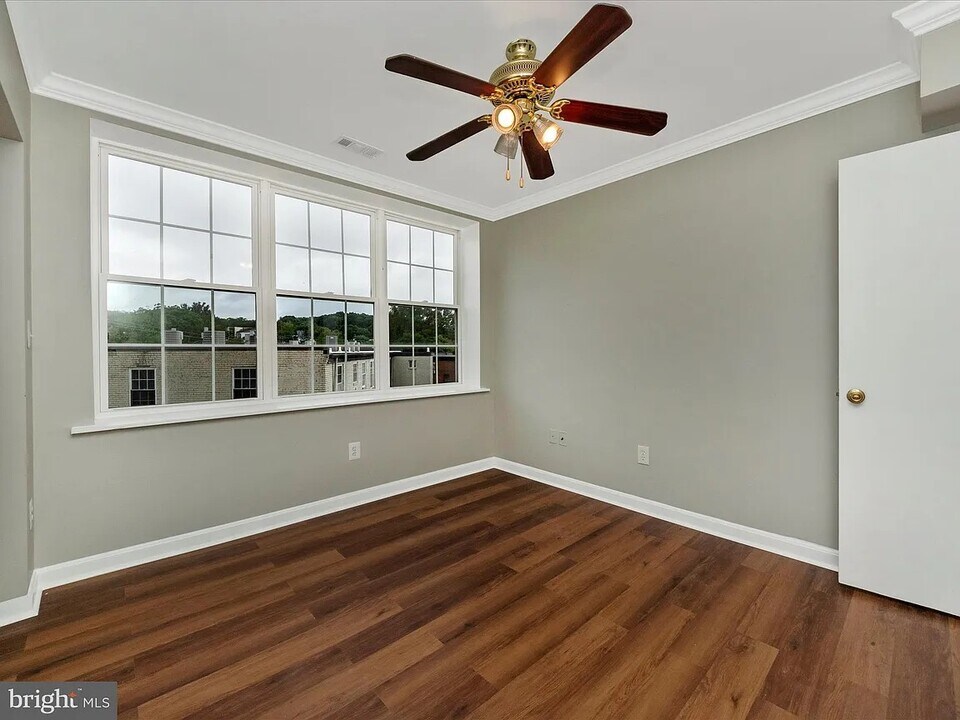 29 46th St SE, Unit Condo in DC in Washington, DC - Building Photo