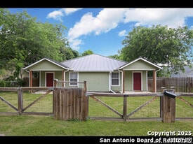 1119 W Myrtle St in San Antonio, TX - Building Photo