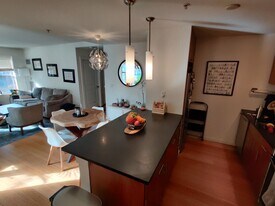 16 Miner St, Unit 301 in Boston, MA - Building Photo