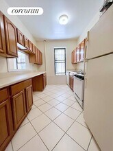35 Central Pk N in New York, NY - Building Photo - Building Photo