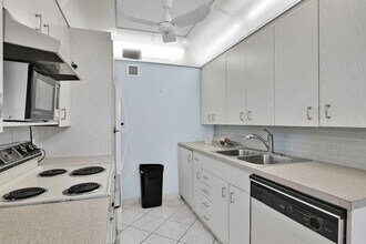 1084 Exeter in Boca Raton, FL - Building Photo - Building Photo