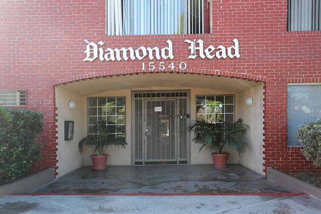 Diamond Head Apartments in Van Nuys, CA - Building Photo - Building Photo