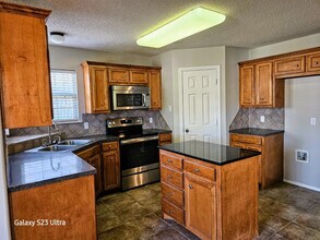 9804 Ironton Ave in Lubbock, TX - Building Photo - Building Photo