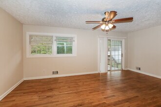 2580 Foxlair Trail in College Park, GA - Building Photo - Building Photo