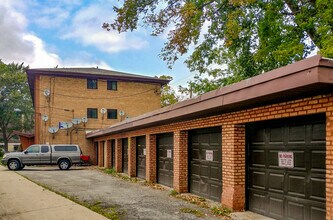 949-953 E 86th St in Chicago, IL - Foto de edificio - Building Photo