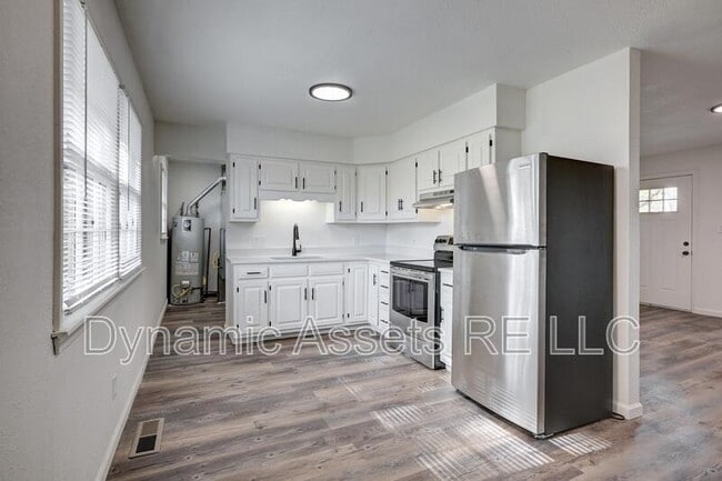 204 E 24th St in Pittsburg, KS - Building Photo - Building Photo