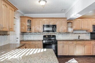 1579 NE 182nd St in North Miami Beach, FL - Building Photo - Building Photo