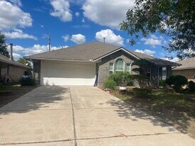 7814 Log Hollow Dr in Houston, TX - Building Photo