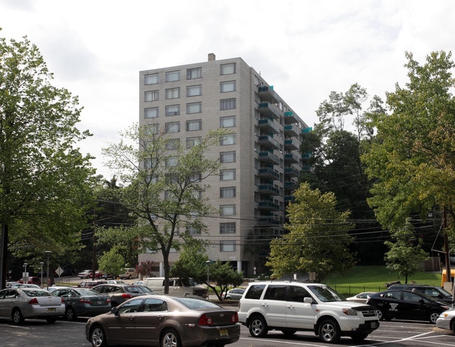 Maple View Apartments in Takoma Park, MD - Building Photo - Building Photo