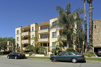 549 E Palm Ave in Burbank, CA - Building Photo - Primary Photo