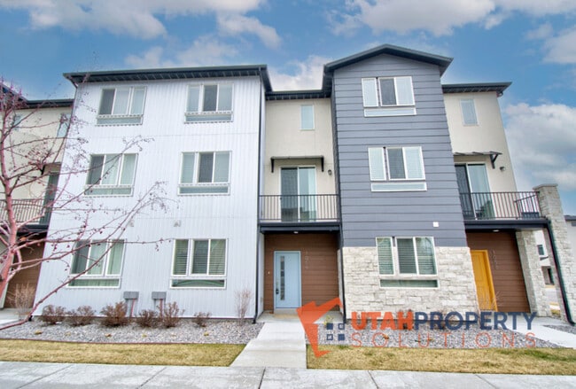 1054 W State Rd in American Fork, UT - Foto de edificio - Building Photo