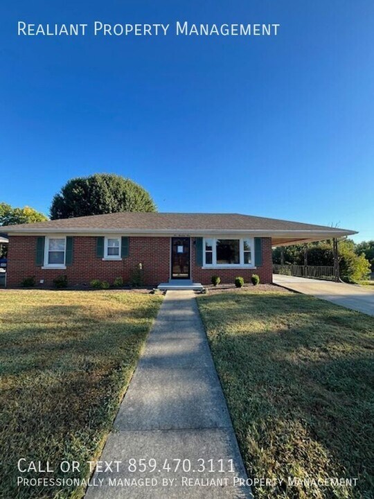 501 Hickory Hill Dr in Nicholasville, KY - Building Photo