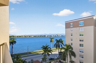 1801 N Flagler Dr in West Palm Beach, FL - Foto de edificio - Building Photo