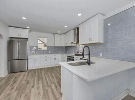 5228 Hunter Ave in Cincinnati, OH - Building Photo