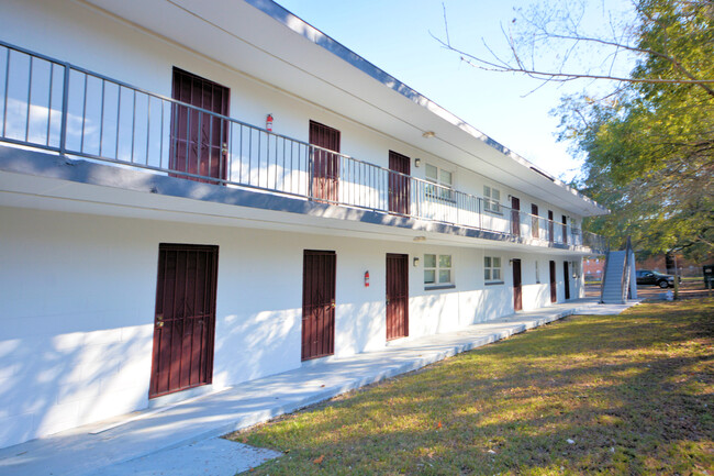 NEW JAX APTS II in Jacksonville, FL - Foto de edificio - Building Photo