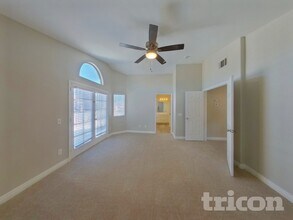 1584 Bright View Dr in Las Vegas, NV - Building Photo - Building Photo