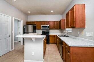 304 Lancelot Ave in Lehigh Acres, FL - Building Photo - Building Photo