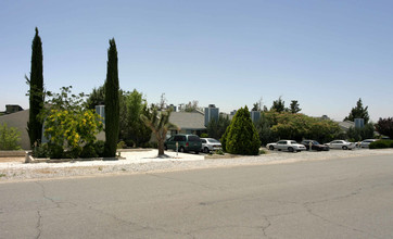 19087 Allegheny Rd in Apple Valley, CA - Building Photo - Building Photo