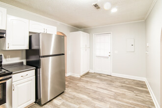 305 Laurel Ave in Goose Creek, SC - Foto de edificio - Building Photo