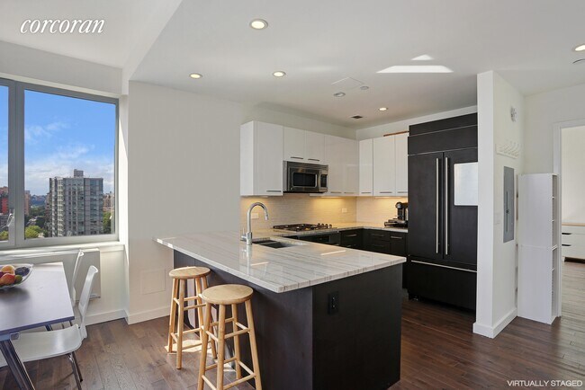 321 W 110th St-Unit -: 17A in New York, NY - Building Photo - Building Photo