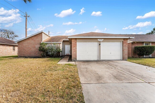 1819 Freshmeadow Dr in Missouri City, TX - Building Photo - Building Photo