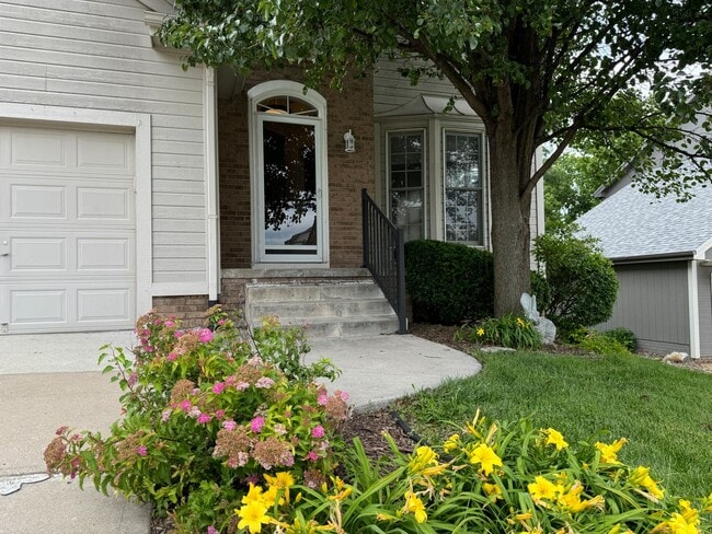 property at 546 S 188th Ave Cir