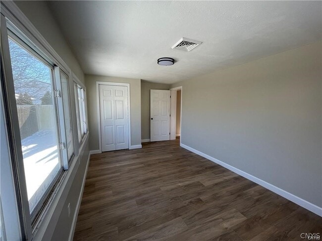 4900 Bear Rd in Liverpool, NY - Building Photo - Building Photo