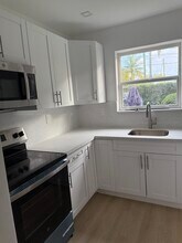 2520 SW 27th St, Unit #1 in Miami, FL - Building Photo - Building Photo