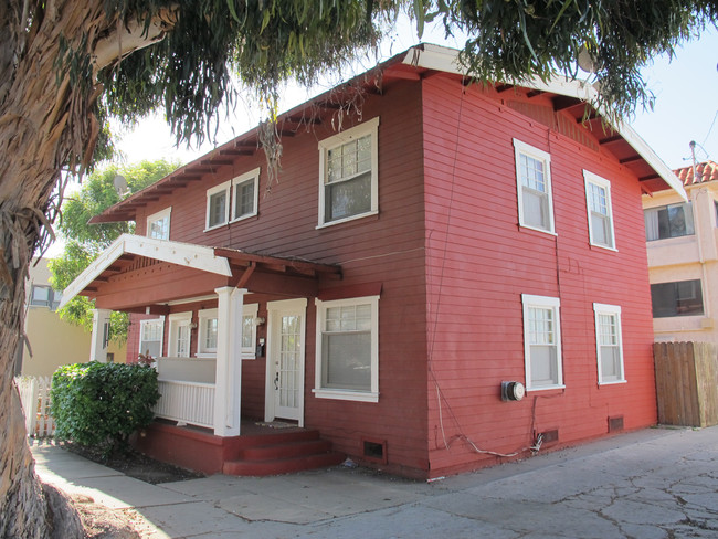 519 W 40th St in San Pedro, CA - Foto de edificio - Building Photo