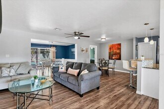 3425 Fairview Dr in Sarasota, FL - Building Photo - Building Photo