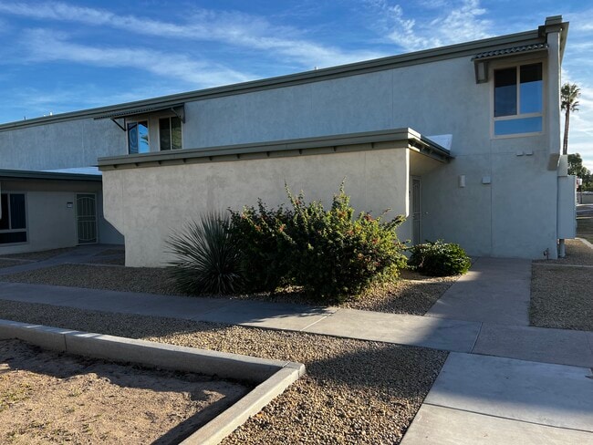Foothills Village in Phoenix, AZ - Building Photo - Building Photo