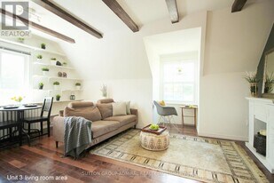 117 Bellhaven Rd in Toronto, ON - Building Photo