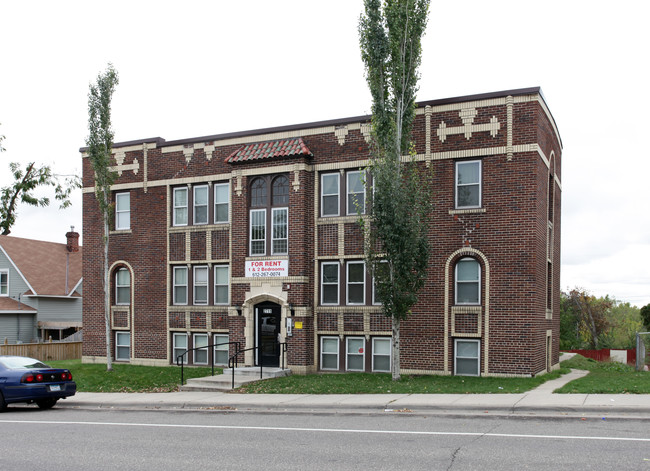 Golden Valley Road Apartments