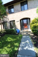 20404 Shadow Oak Ct in Gaithersburg, MD - Building Photo - Building Photo