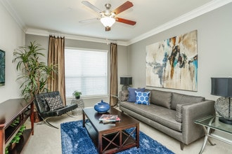 Estates at Memorial Heights in Houston, TX - Foto de edificio - Interior Photo